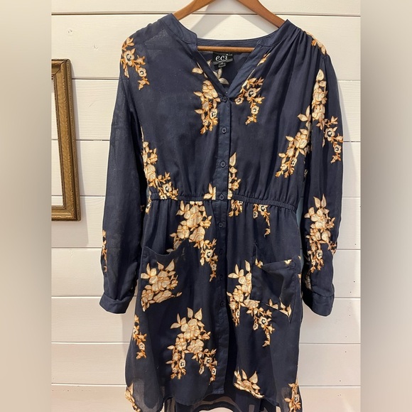 Embroidered Navy Floral Dress – ECI New York (Size 14) - Picture 2 of 12